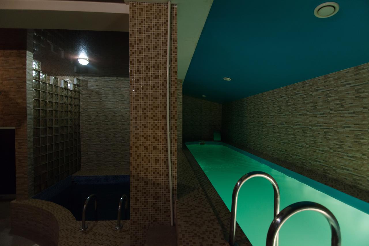 Hotel Prietenia Bender Exterior photo